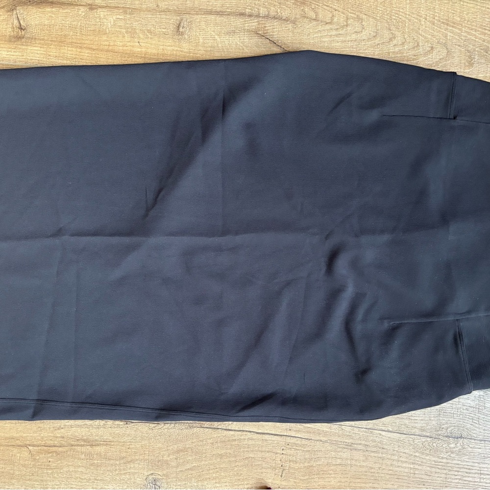 Lululemon Ribbed Mixi Skirt